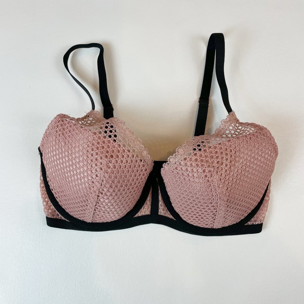 NWOT Victoria's Secret Bra 32DD Plunge Beige Lace
